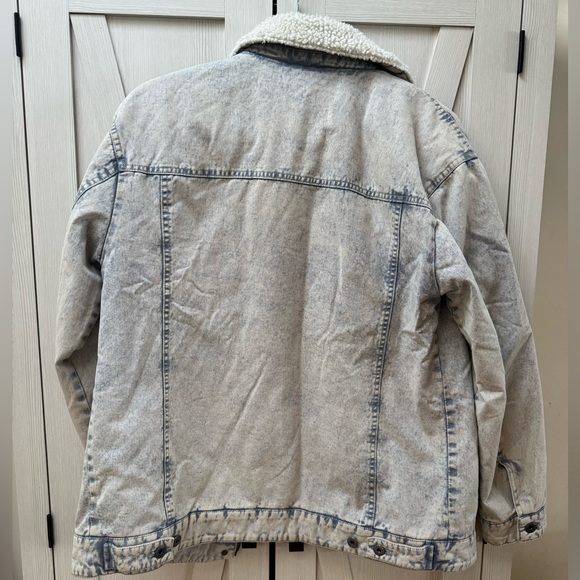 Levi's Sherpa Trucker Denim Jacket - Medium - Picture 2 of 4